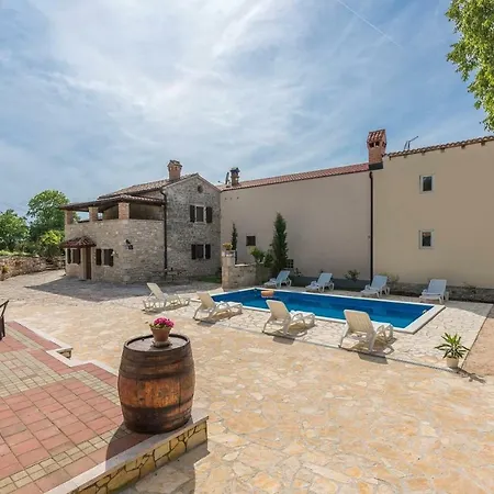 Ferienhaus Luan Holiday home Porec
